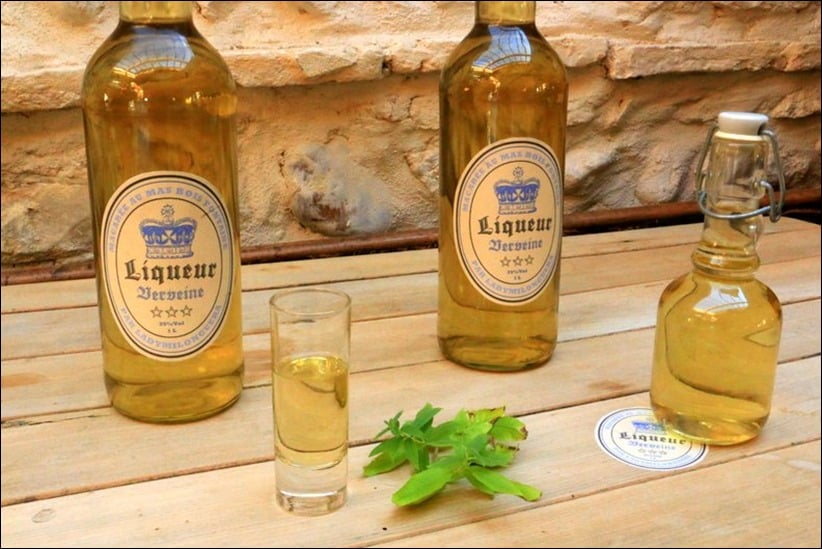 Limoncello maison, liqueur de citron - recette à base d'alcool pour