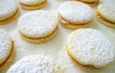 Alfajores-dulche-leche.jpg