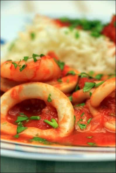 calamars crevettes sauce tomate