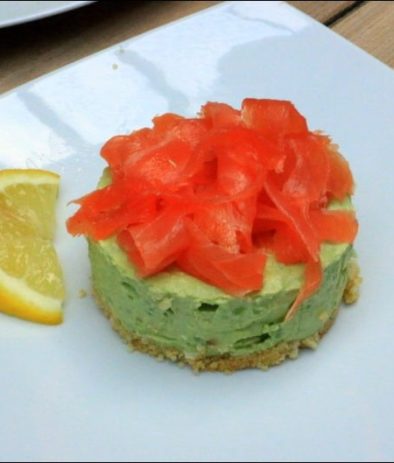 cheesecake salé à l'avocat et saumon fumé