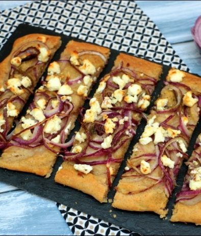 Focaccia-oignons-rouges-feta-yotam-ottolenghi-1.jpg