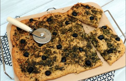 Focaccia-persillade-olives-Yotam-Ott.jpg
