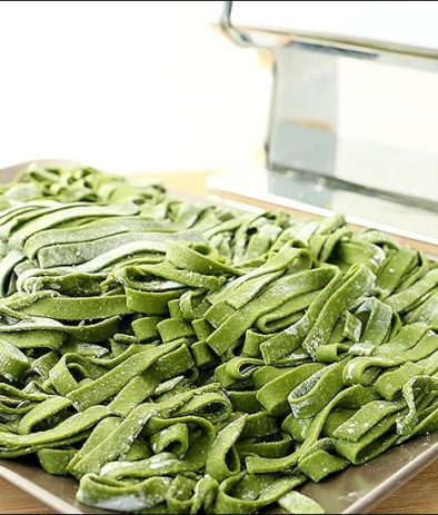 Pâtes fraîches vertes aux épinards