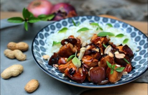 poulet caramélisé au piment basilic thai et cacahuètes