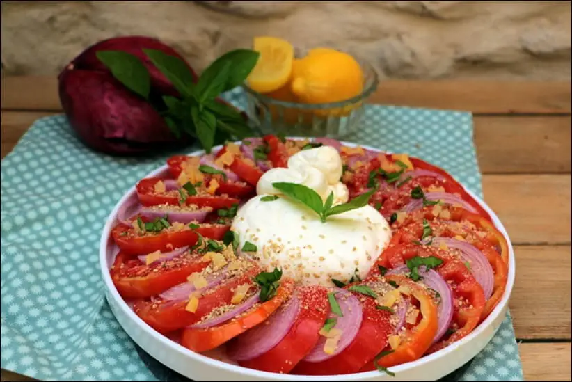 salade de tomates au citron confit et burrata