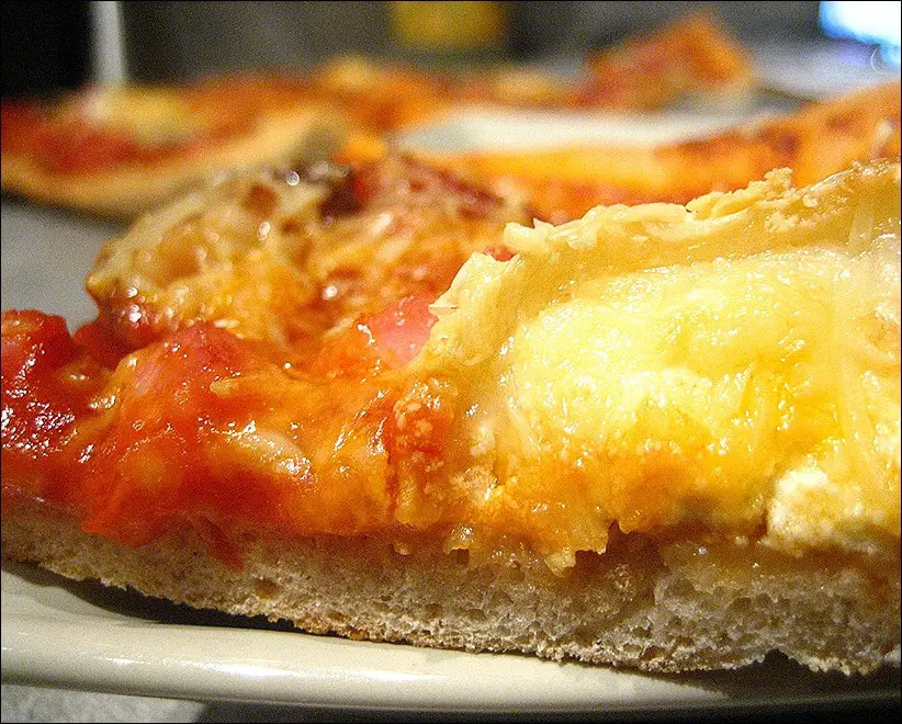 pizza chevre base tomate