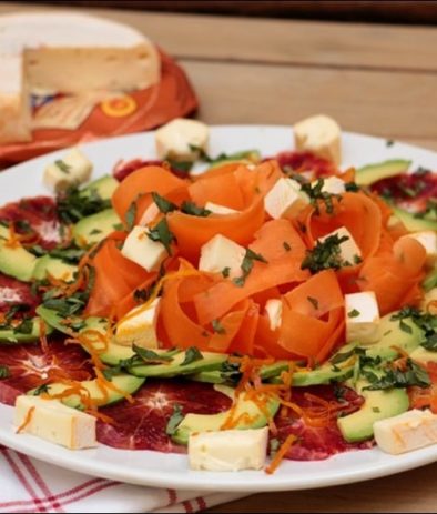 salade de carottes et avocat à l'orange et reblochon