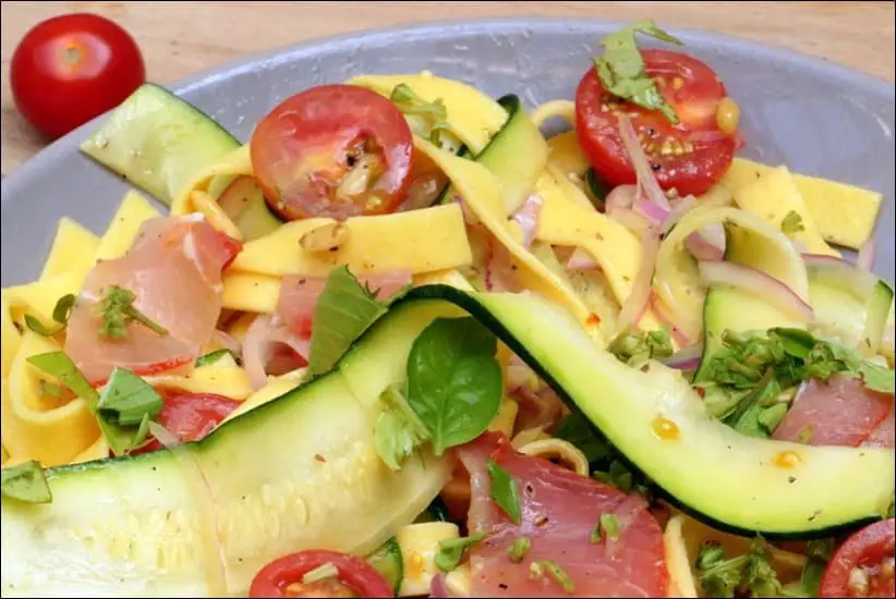 salade pates courgettes tomates