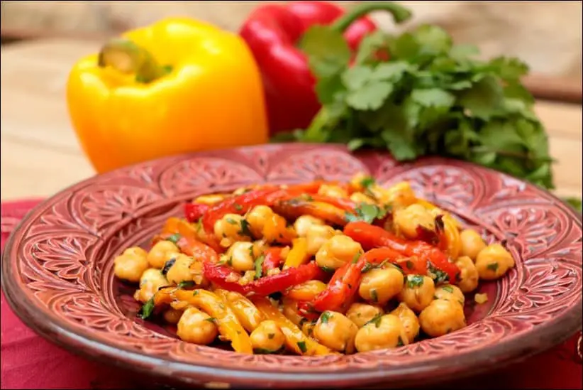 salade de pois chiches et poivrons à la marocaine