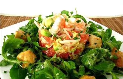 salade de poulet mariné et crevettes au pamplemousse de Cyril Lignac