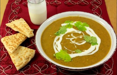 potage à l'indienne et ses naans au fromage