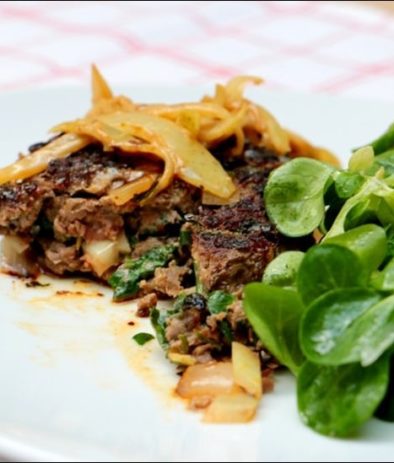 steaks hachés aux oignons cumin et paprika de Cyril Lignac