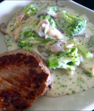 brocolis et champignons à la béchamel