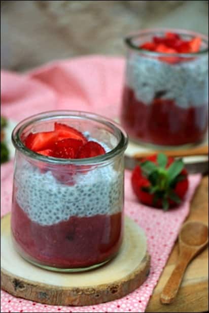 chia pudding compotée fraise rhubarbe