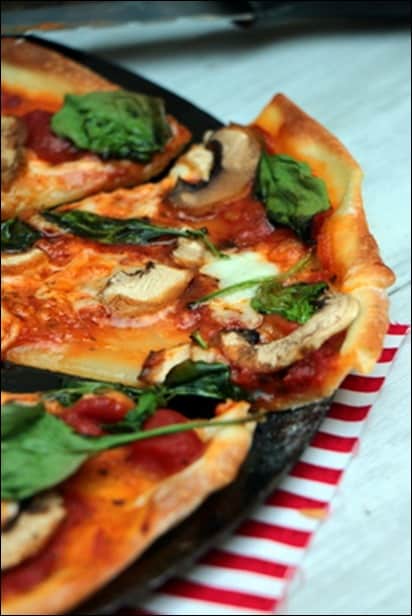 pizza vegetarienne epinard champignons