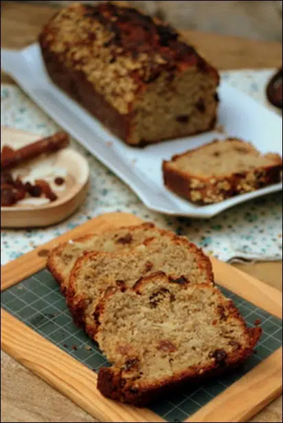 Cake De Petit Dejeuner Au Son D Avoine Amandes Et Raisins Secs Happy Papilles