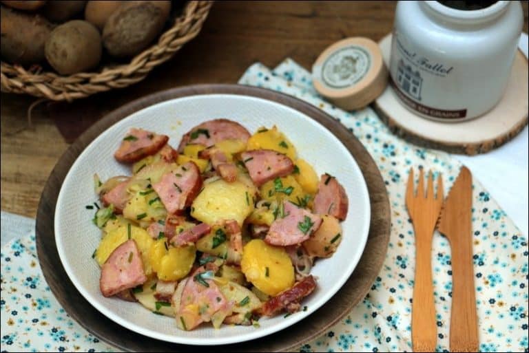 Salade de pommes de terre à la saucisse fumée - Happy papilles