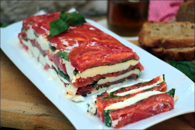 Terrine de tomate à la mozzarella et basilic - terrine caprese - Happy ...