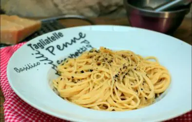 spaghetti cacio e pepe de Laurent Mariotte