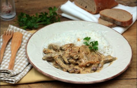 foie de veau sauce crémeuse à l'oignon