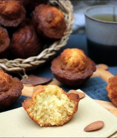 madeleines à l'amande amère et miel