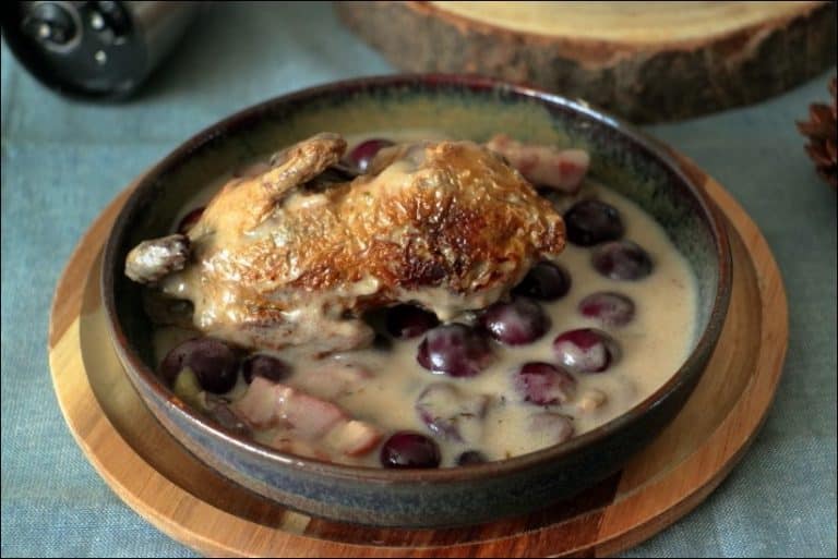 Recette Cailles Aux Raisins Secs Et Crème Fraîche Cocotte de cailles aux raisins, aux lardons et à la crème - Happy papilles