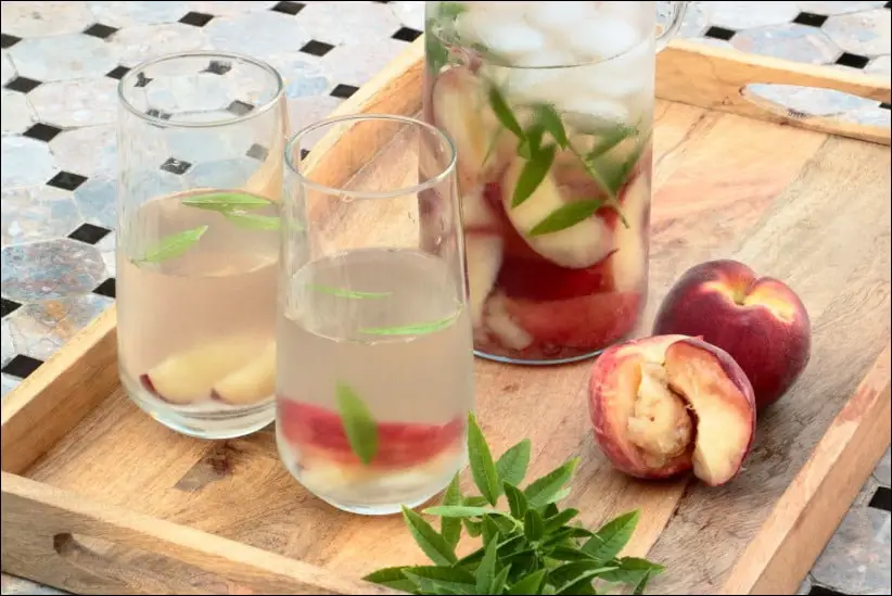 eau avec fruits detox