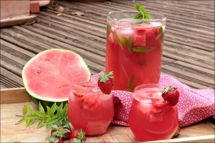 agua fresca pastèque fraises et verveine