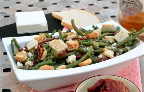 salade de haricots verts croûtons et feta