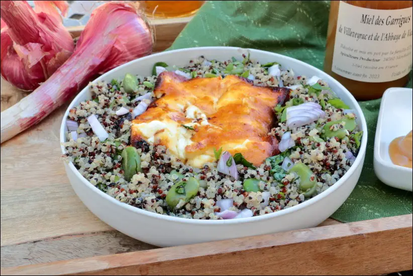 salade de quinoa aux fèves et feta rôtie