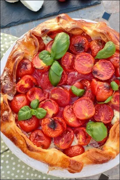 Tarte-rustique-tomate-2-fromages-chevre (8)