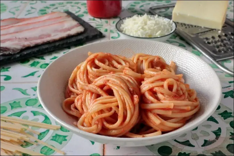 guanciale pates all'amatriciana