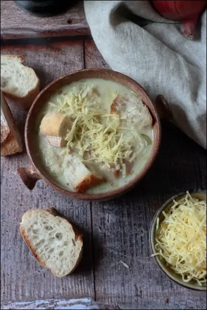 soupe crémeuse oignon et pain