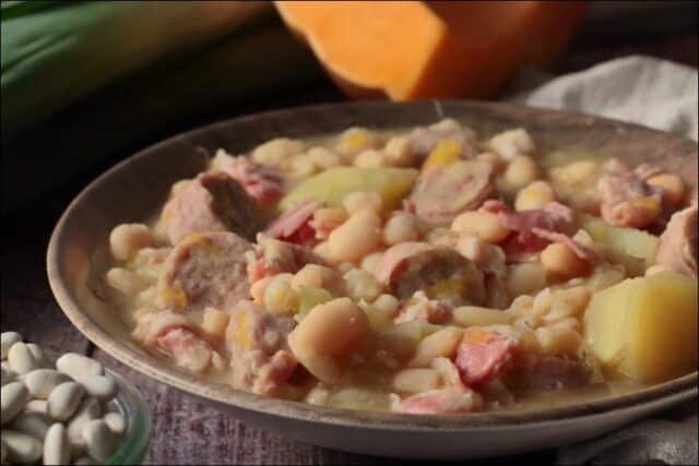 Haricots Blancs Aux Saucisses Et à La Poitrine Happy Papilles