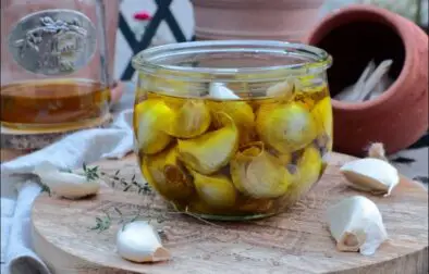 gousses d'ail confit à l'huile d'olive