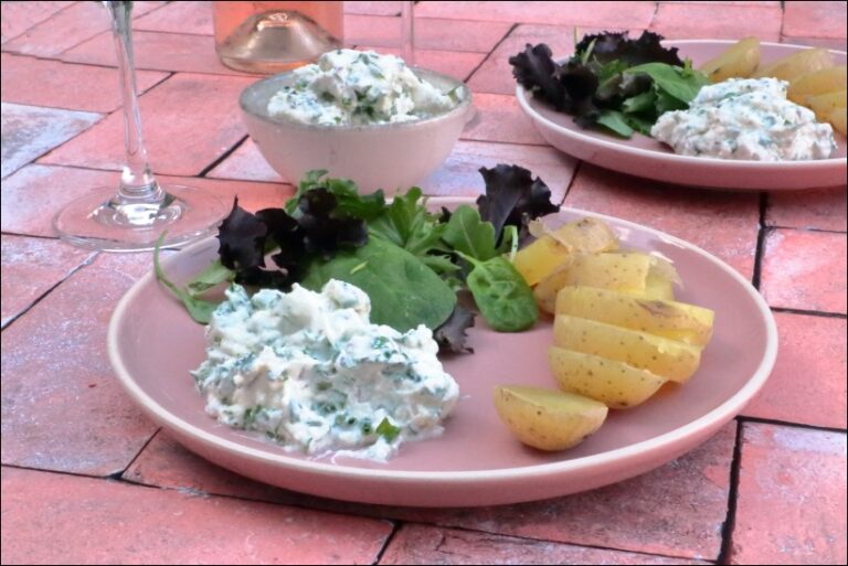 Cervelle de canut - sauce au fromage blanc, herbes et pommes de terre ... Cervelle de canut - sauce au fromage blanc, herbes et pommes de terre ...