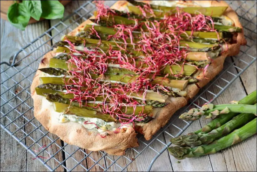 pizza avec asperges vertes