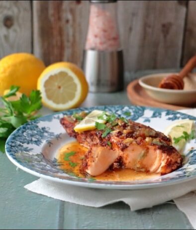 saumon rôti à l'ail miel et citron