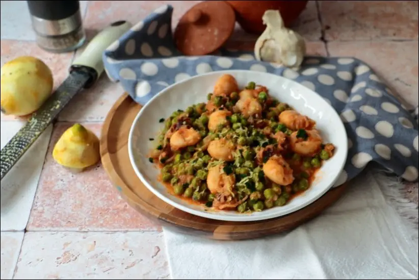 calamars en sauce tomate et petits pois