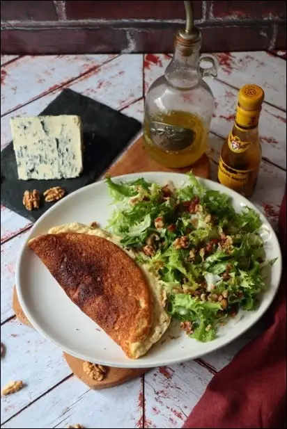 omelette soufflée roquefort noix