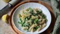 pâtes crémeuses aux asperges et petits pois