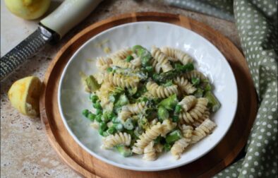 pâtes crémeuses aux asperges et petits pois