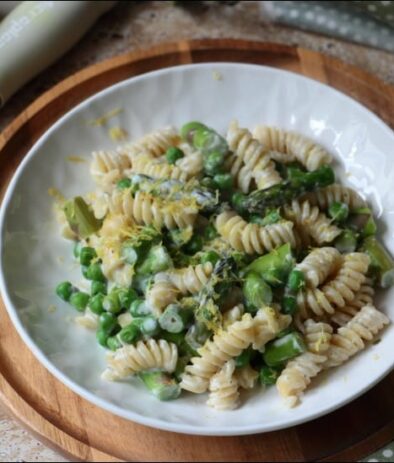pâtes crémeuses aux asperges et petits pois