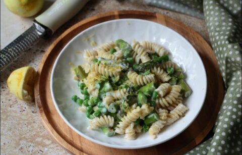 pâtes crémeuses aux asperges et petits pois