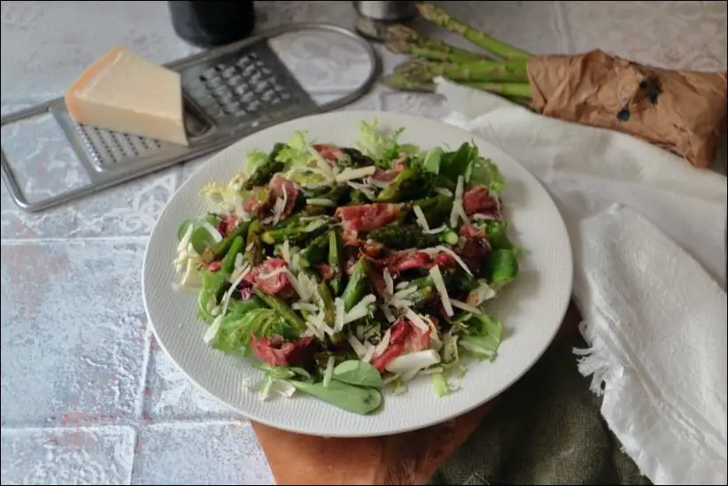 asperges vertes à la coppa et balsamique