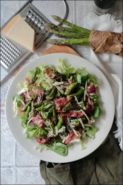 poelee d asperges vertes et coppa