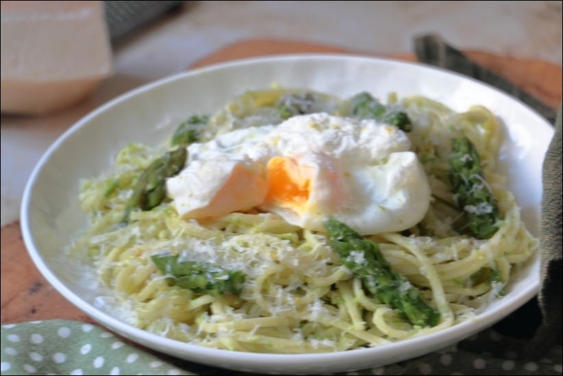 Linguine-creme-asperges-oeuf-poches (4) pates aux asperges vertes