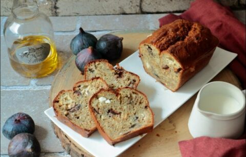cake salé à la fondue d'oignons figues et feta