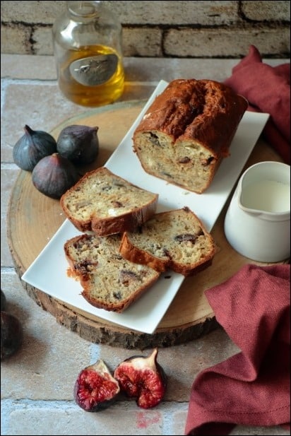 Cake-sale-fondue-oignons-figues-feta (8) cake aux figues fraiches et feta