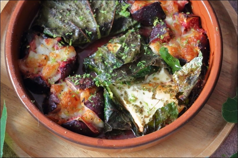 Figues-roties-farcies-feta-mozzarella (19) feuilles de figuier roties feta miel